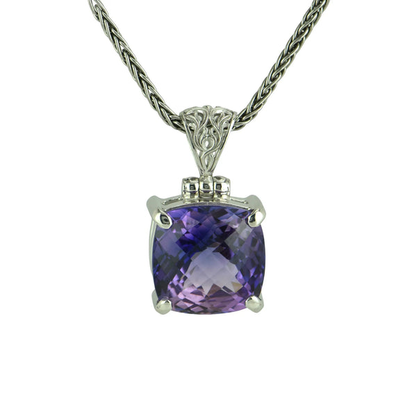 Tanzanite Effect Sapphire
