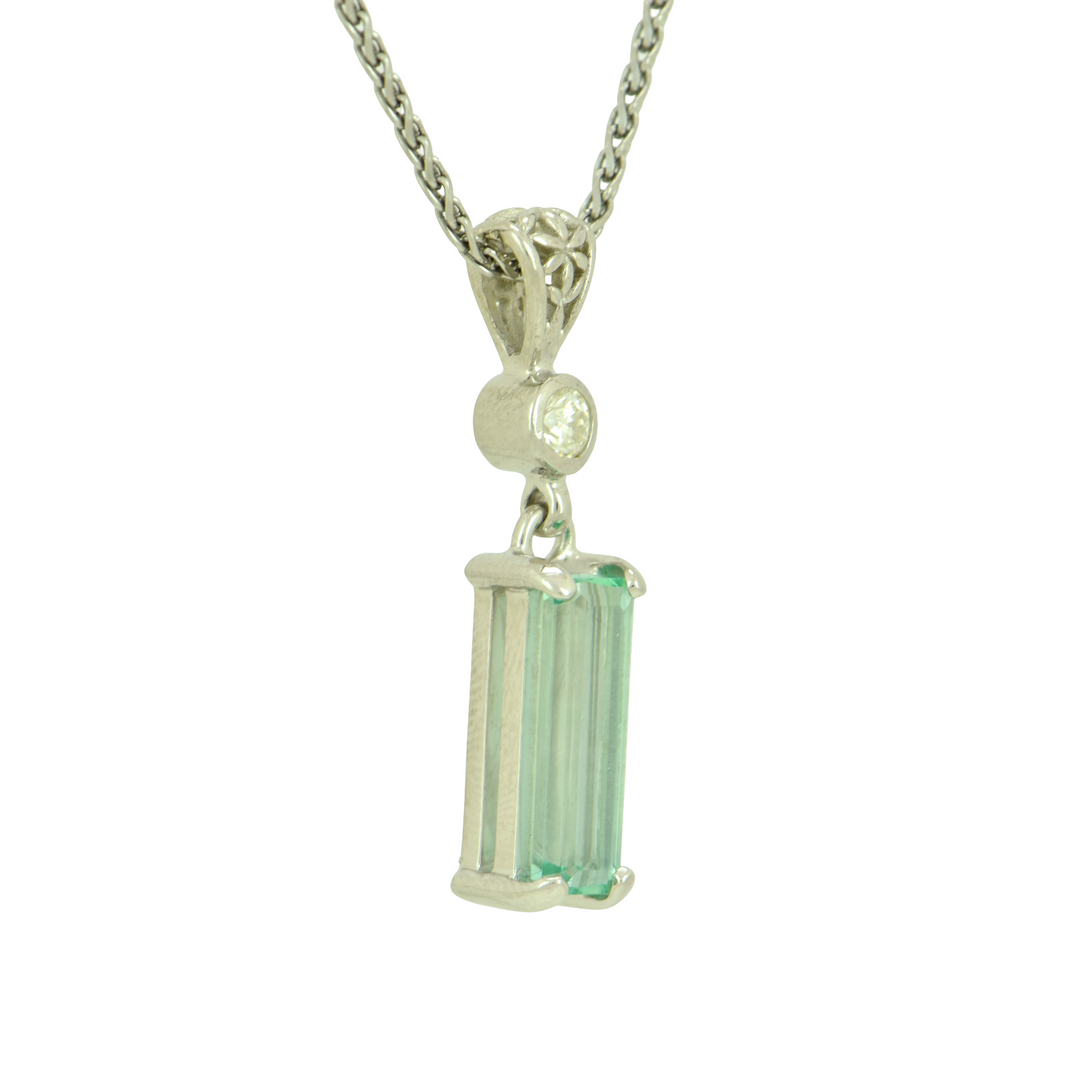 Paraiba Beryl Pendant