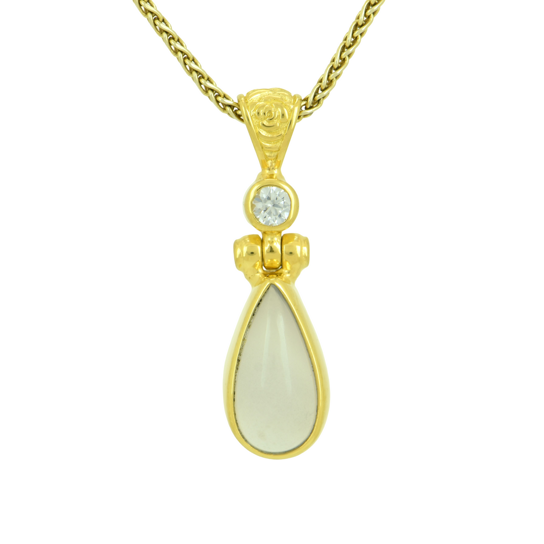 Chalcedony Pendant