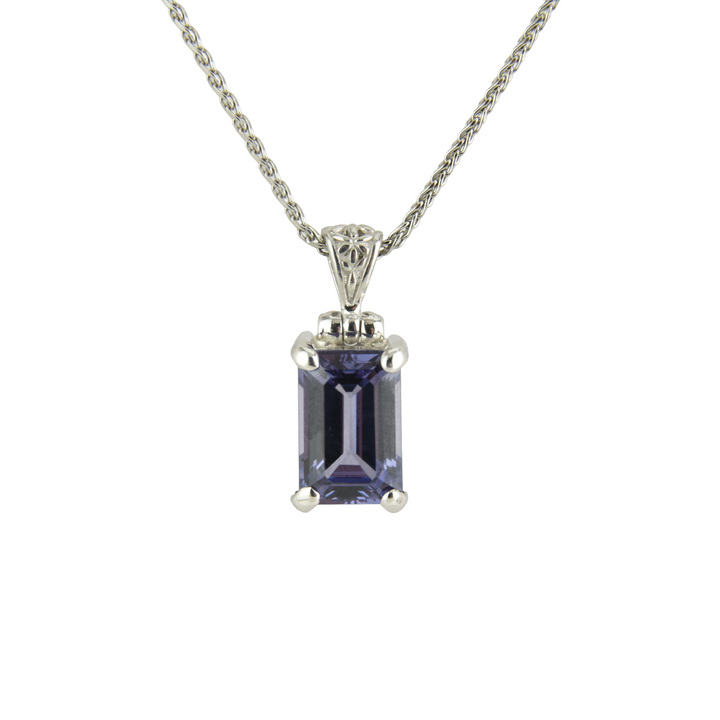 Alexandrite Effect Sapphire