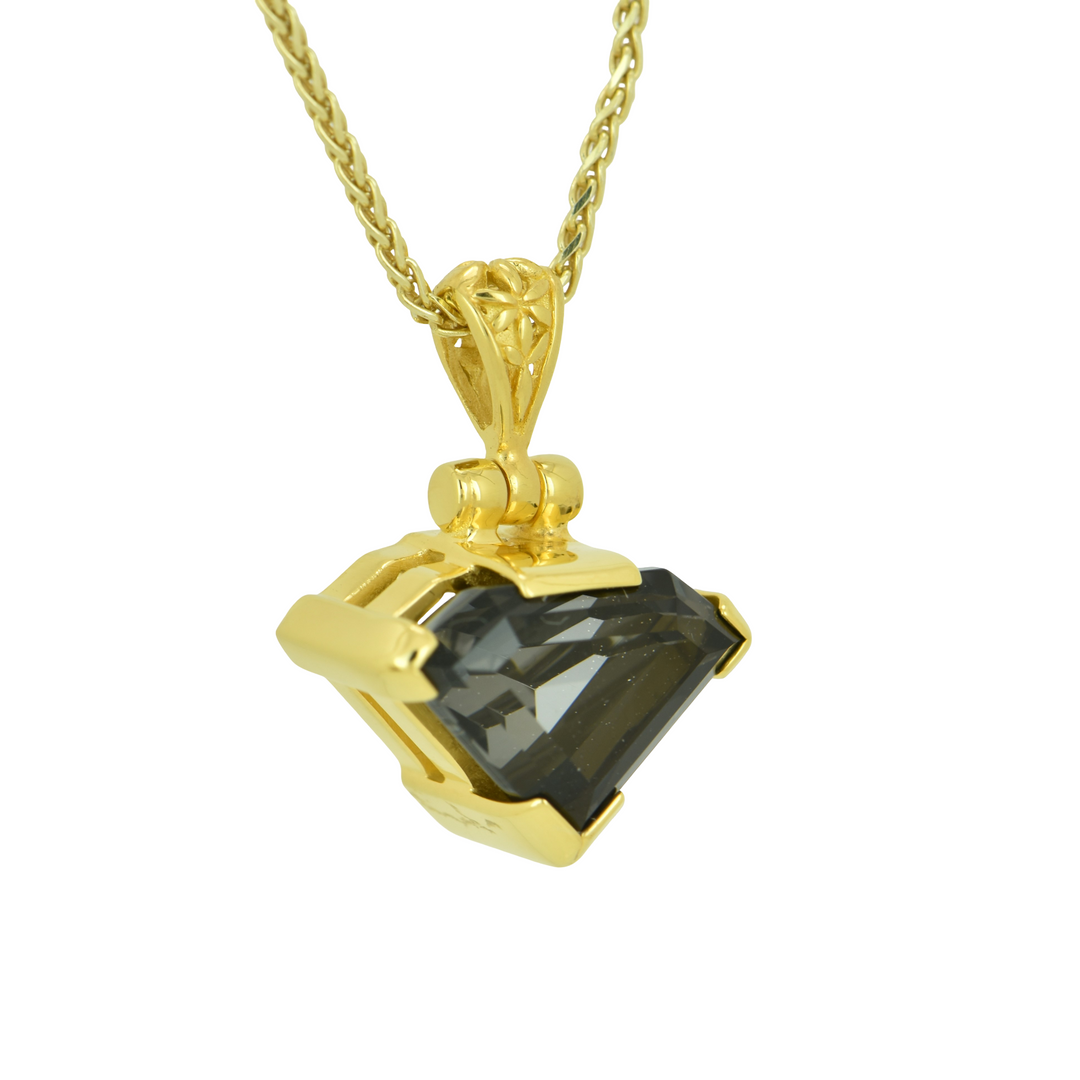 Superman Midnight Mystic Quartz Pendant, set in Sterling Silver plated in Yellow Gold