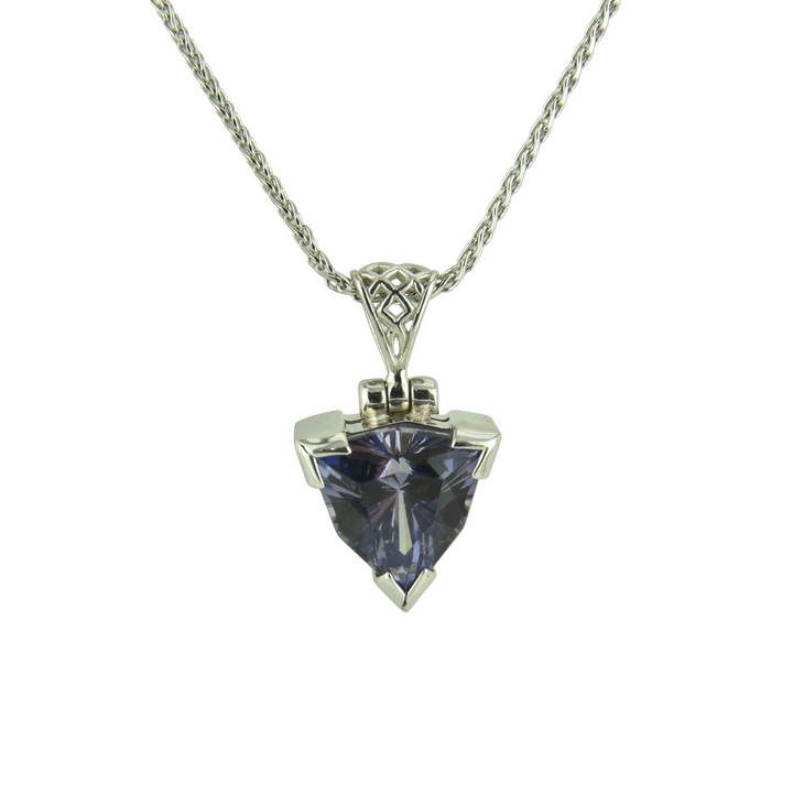 Alexandrite Effect Sapphire