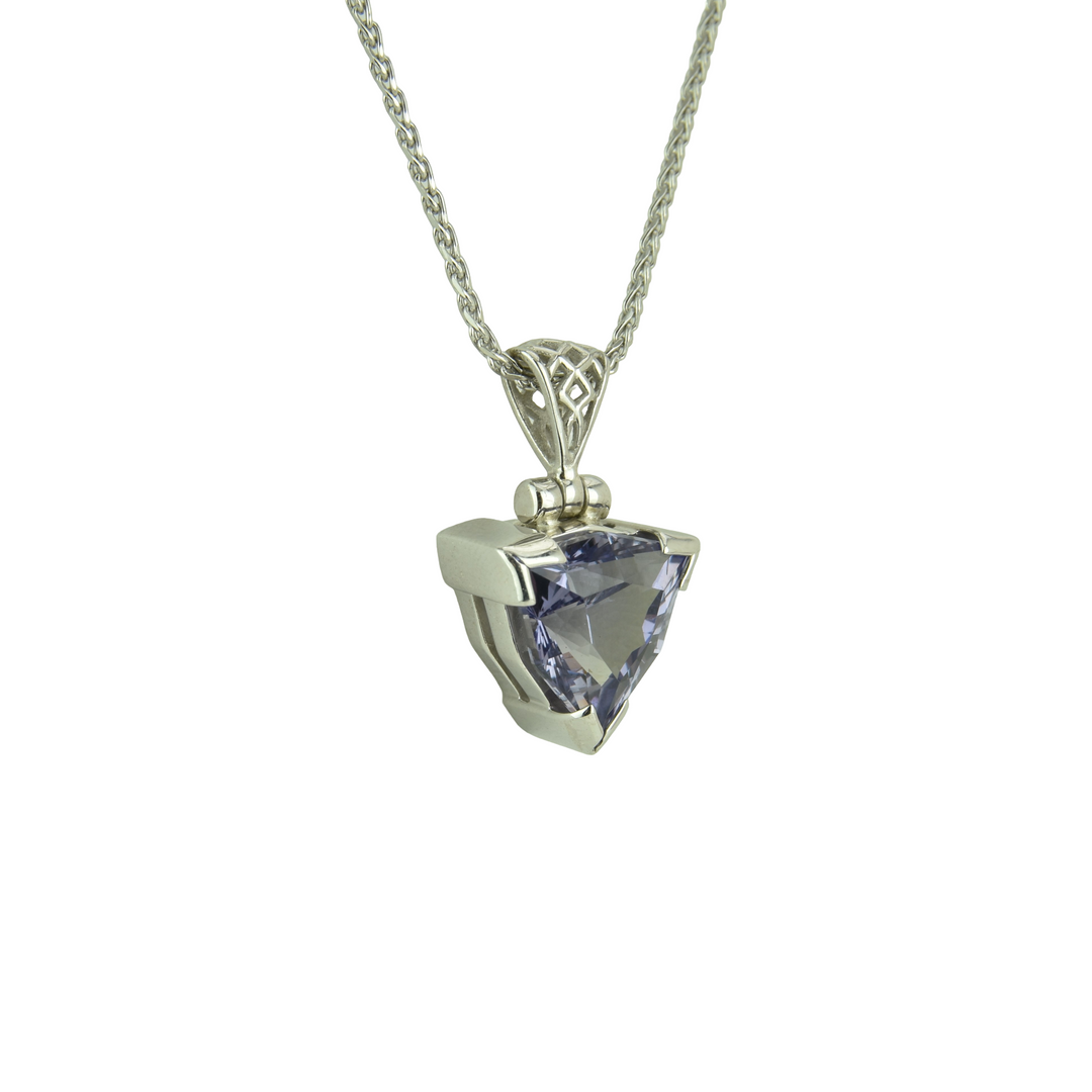 Alexandrite Effect Sapphire